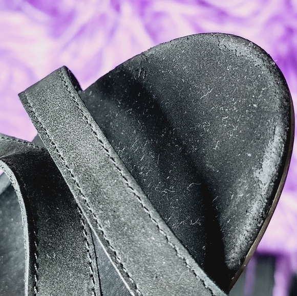 Le Chateau Black Strappy Sandals Size 9 - Picture 7 of 11